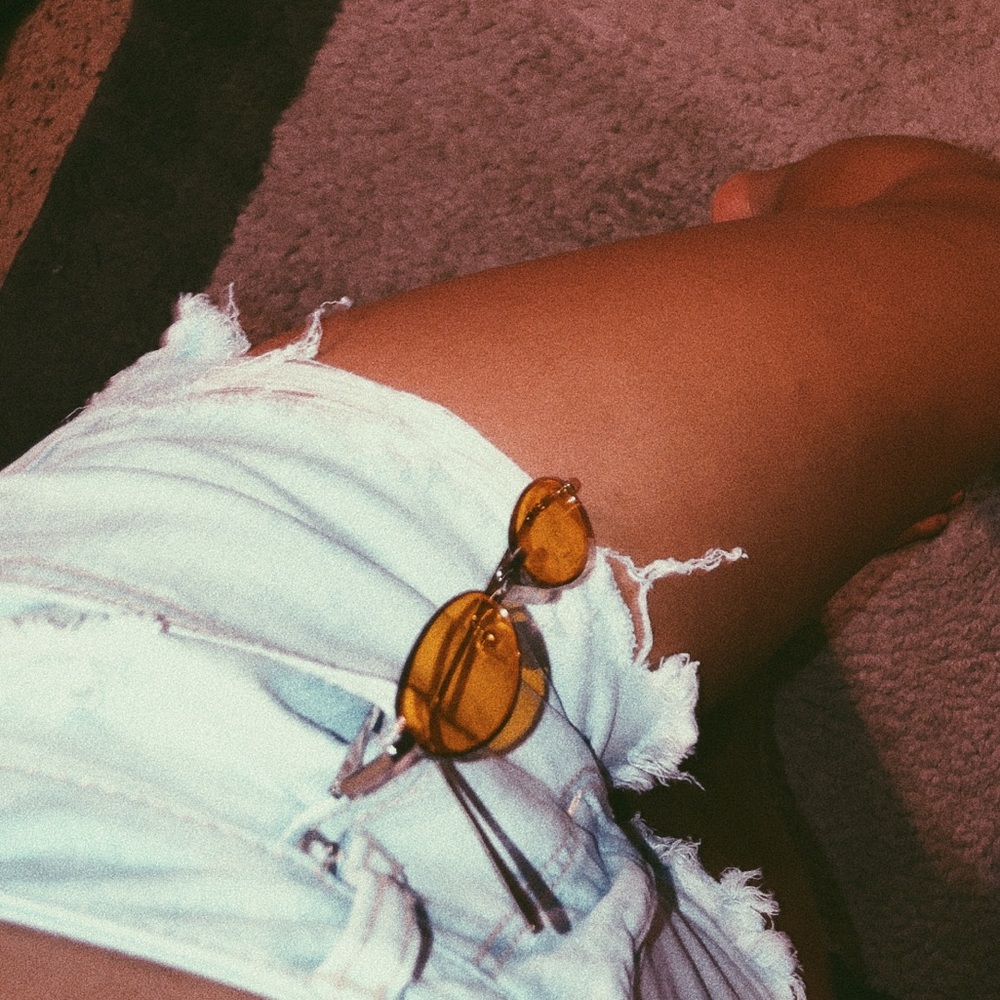 Small Oval Sunglasses yellow Tinted